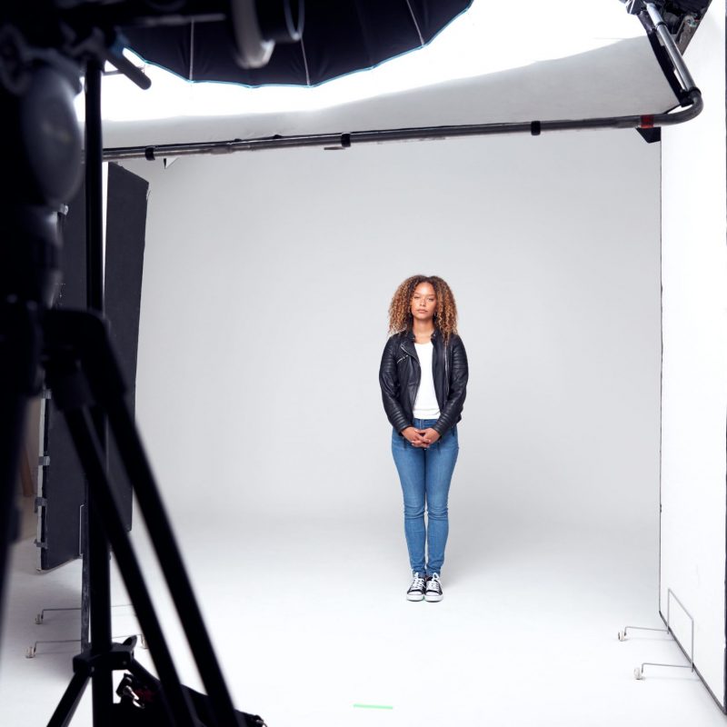 female-model-working-on-set-in-photographic-or-fil-876LH3X (1) female-model-working-on-set-in-photographic-or-fil-876LH3X (1)